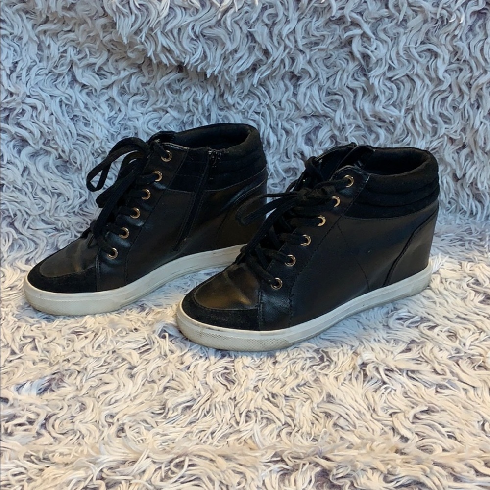 Aldo black leather wedge tennis shoes, size 9